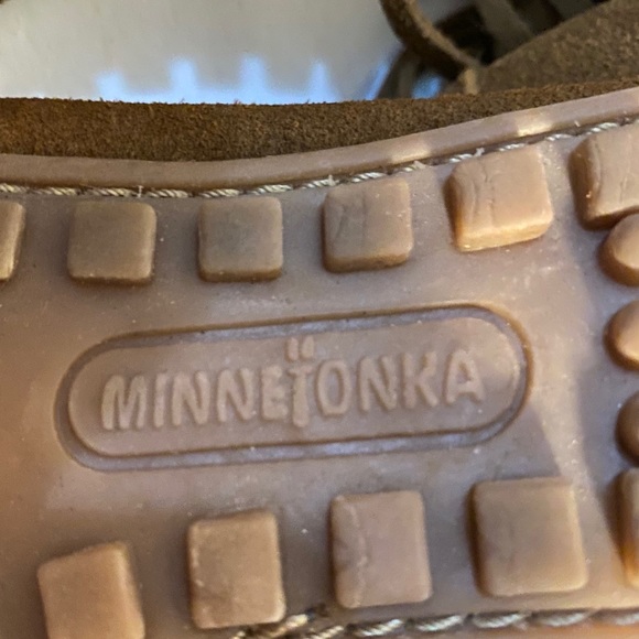 Minnetonka Fringed Mid Calf Moccasin Boots NWOT - Picture 4 of 5